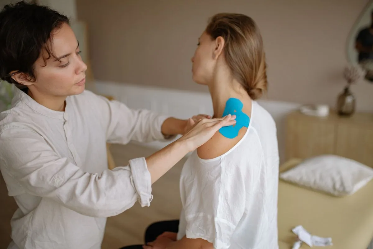 Ellie Braithwaite treating a patient